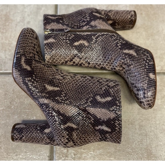 I.N.C. International Concepts Taytee Women's Snake Skin Style Ankle Zip Boots 10 - Picture 7 of 16